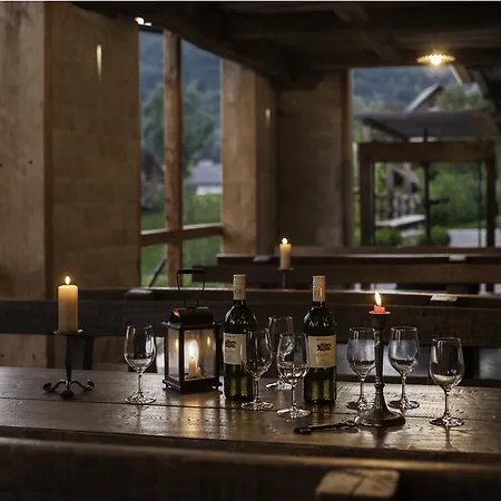 Nastanitev v družini Kalska Domacija Semic