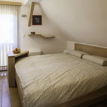 Kalska Domacija Nastanitev v družini